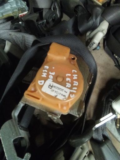 Cinturon delantero izquierdo chrysler 300 '05