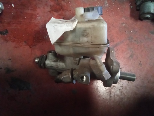 Bomba de freno Mercedes clk w209 2.7cdi '04