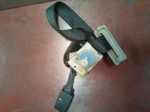 Cinturon trasero central chrysler 300 '05