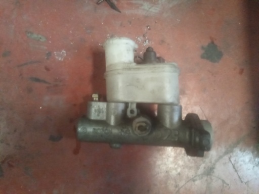 Bomba de freno Nissan almera '03
