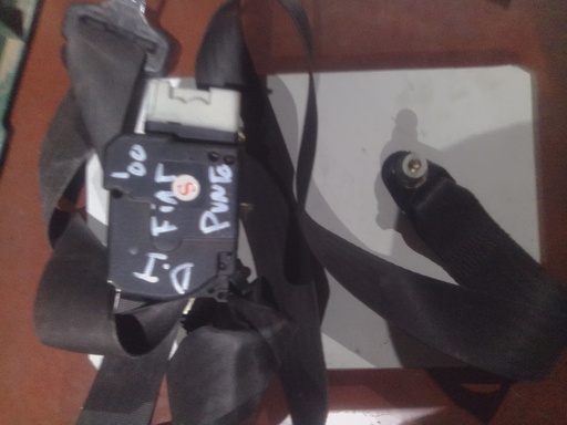 Cinturon delantero izquierdo fiat punto '00