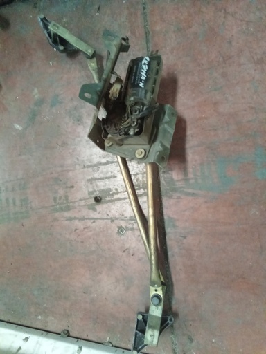 [9390332230] Motor limpia delantero Nissan Vanette '96