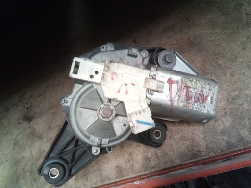 [8200017385d] Motor limpia trasero Nissan micra '04