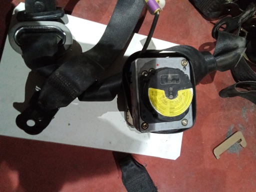Cinturon delantero derecho volkswagen golf iv '98