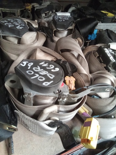 Cinturon delantero derecho 3p volkswagen polo '04