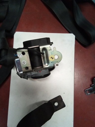 Cinturon trasero derecho renault megane '09